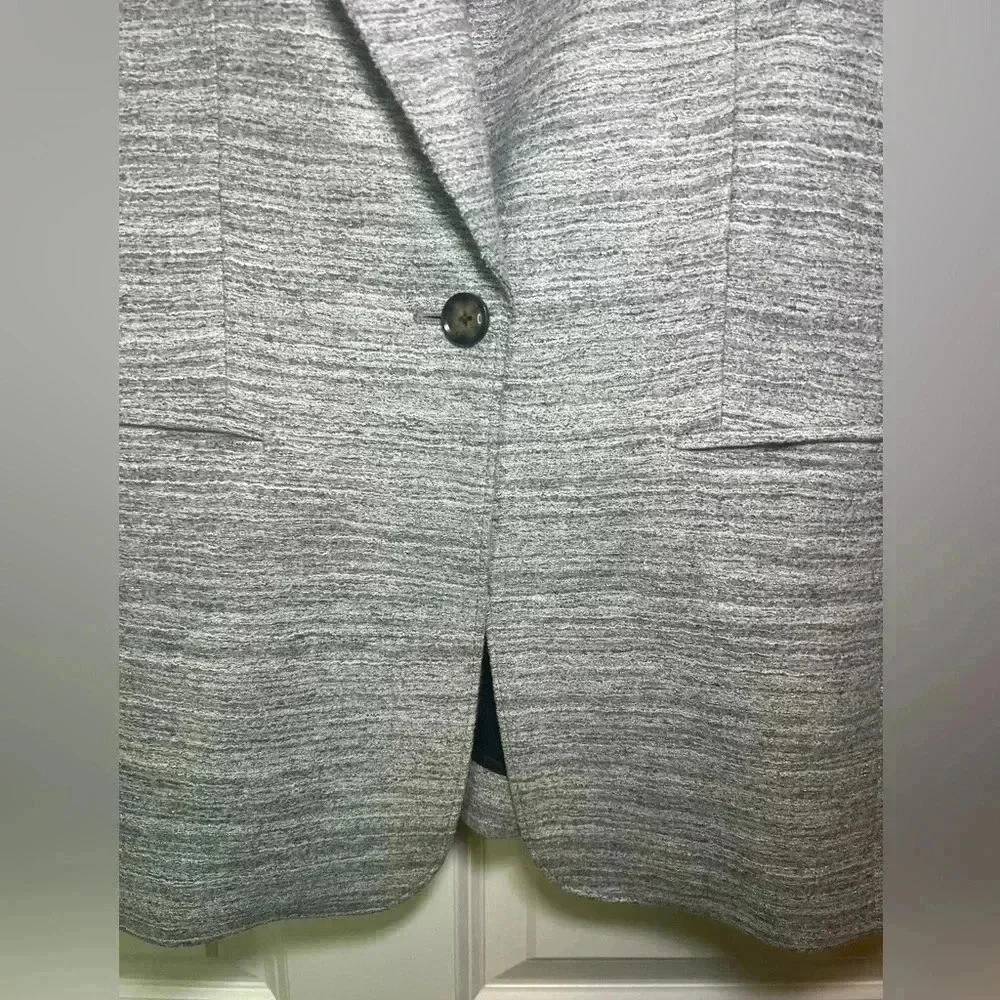 Banana Republic One Button Wool & Spandex Boucle Gray Blazer - Picture 4 of 10
